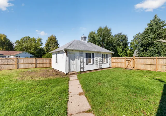 Photo 3 of Single family home for sale at 404 S 3rd Street, Malta, IL 60150 | MLS# 12764730 | Listing updated on 2026-10-05