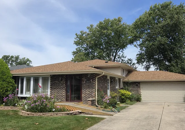 Photo 1 of Single family home for sale at 7842 W 101st Place, Palos Hills, IL 60465 | MLS# 12764731 | Listing updated on 2026-09-23