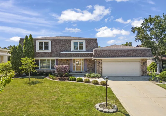 Photo 1 of Single family home for sale at 609 Honey Locust Ln, Darien, IL 60561 | MLS# 12764741 | Listing updated on 2026-10-07