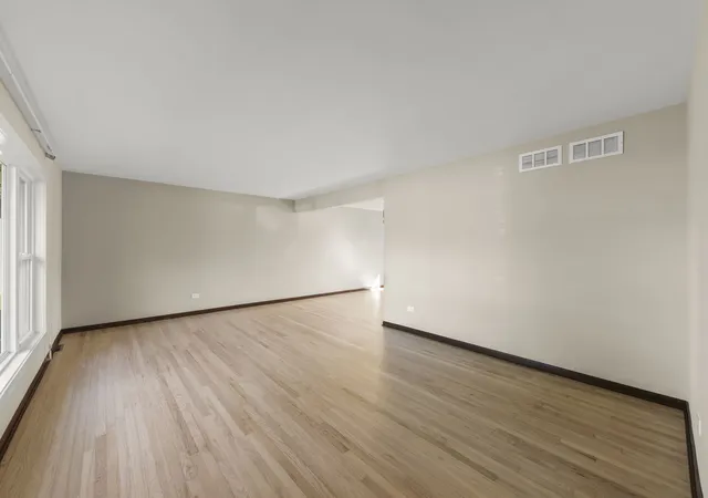 Photo 4 of Single family home for sale at 609 Honey Locust Ln, Darien, IL 60561 | MLS# 12764741 | Listing updated on 2026-10-08