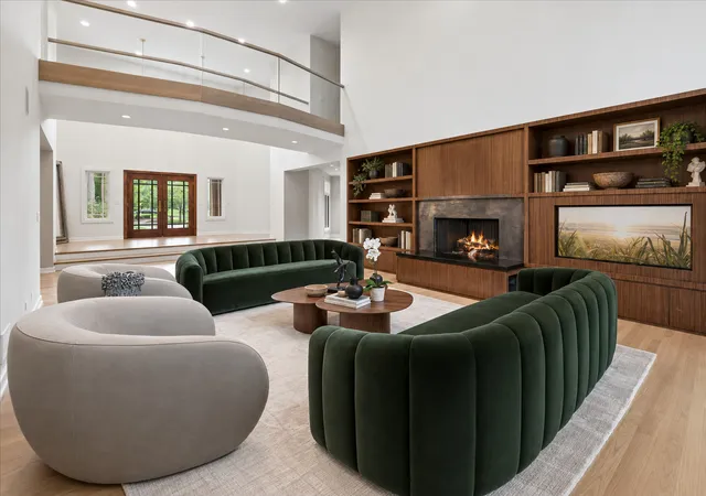 Photo 2 of Mansion for sale at 200 Glenwood Rd, Lake Forest, IL 60045 | MLS# 12764742 | Listing updated on 2026-09-26