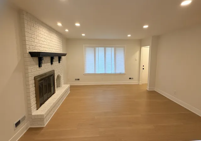 Photo 4 of Single family home for sale at 16067 School St, South Holland, IL 60473 | MLS# 12764745 | Listing updated on 2026-09-21