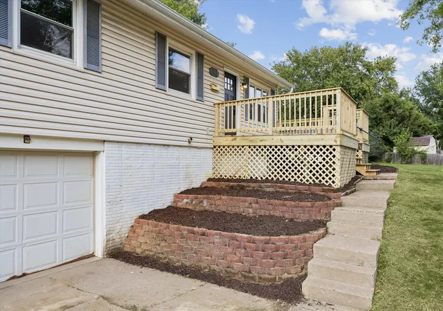 Photo 3 of Single family home for sale at 1332 Golden Valley Dr, Bettendorf, IA 52722 | MLS# 12764755 | Listing updated on 2026-10-21