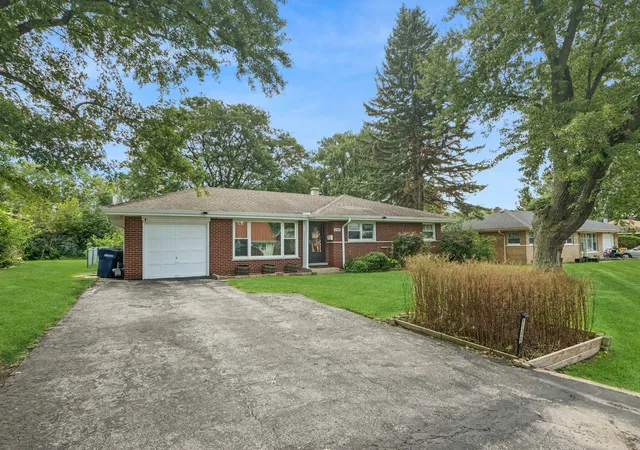 Photo 2 of Single family home for sale at 11325 S Nashville Ave, Worth, IL 60482 | MLS# 12764773 | Listing updated on 2026-09-28
