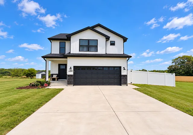 Photo 1 of Single family home for sale at 1405 Navajo Ct, Kankakee, IL 60901 | MLS# 12764783 | Listing updated on 2026-10-02