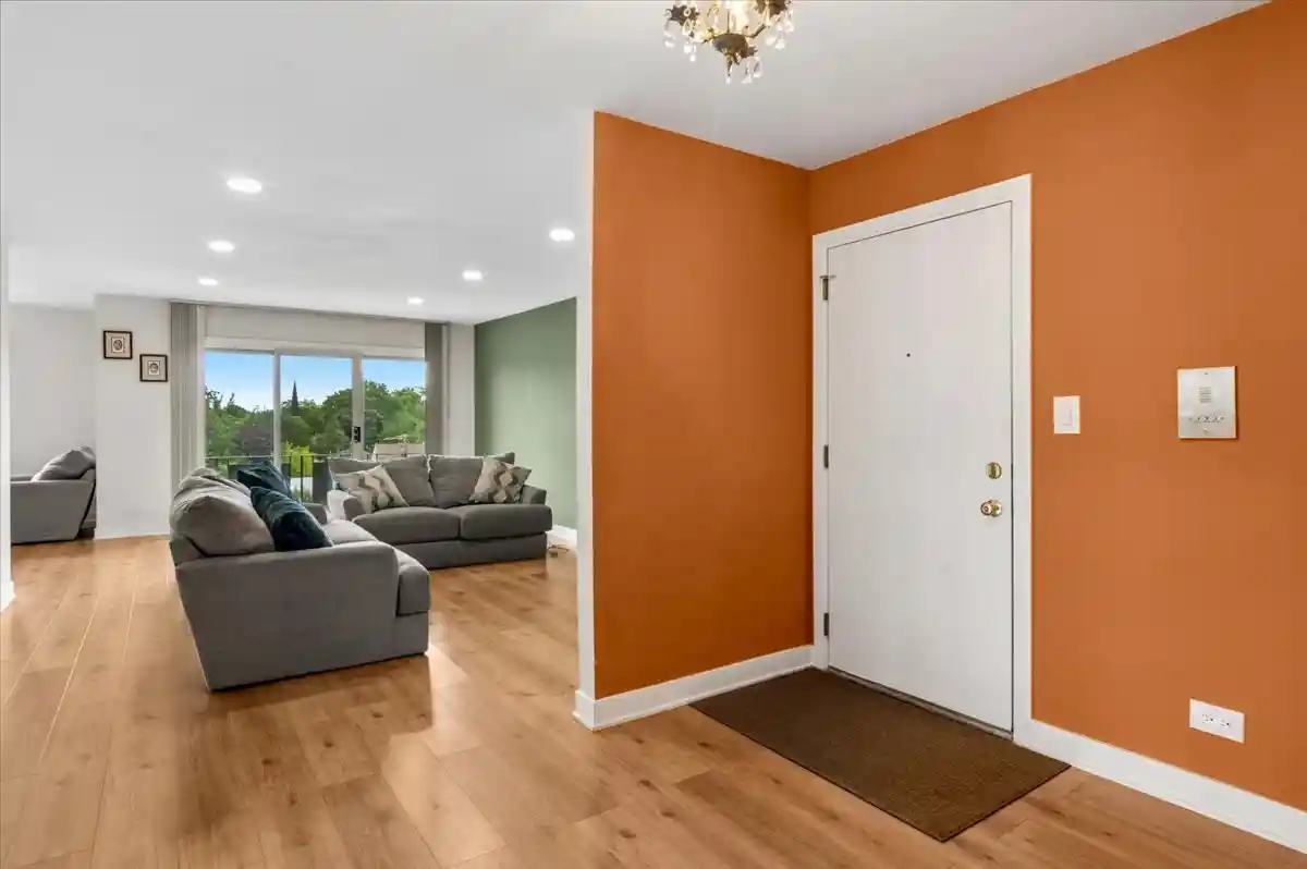 Listing Photo 2 - Condo for sale in 1010 N Harlem Ave located at 1010 N Harlem Ave, River Forest, IL 60305 - Unit #504