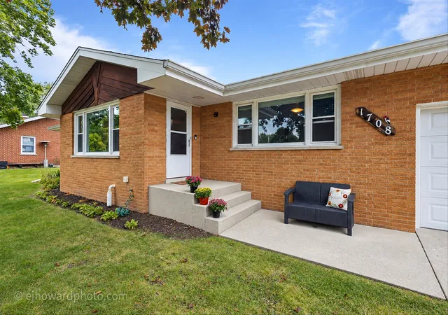 Photo 1 of Single family home for sale at 1708 60th Street, La Grange Highlands, IL 60525 | MLS# 12764794 | Listing updated on 2026-10-03