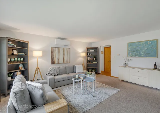 Photo 3 of Single family home for sale at 1708 60th Street, La Grange Highlands, IL 60525 | MLS# 12764794 | Listing updated on 2026-10-03