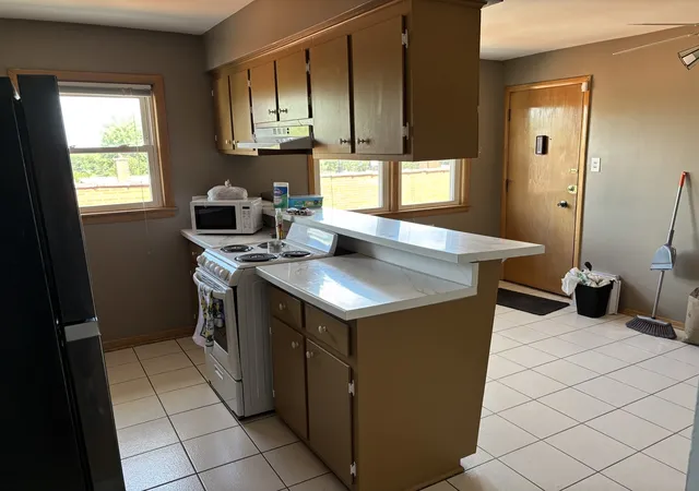 Photo 3 of Townhouse for sale at 7932 S Pulaski Rd #302, Chicago, IL 60652 | MLS# 12764799 | Listing updated on 2026-09-22