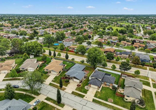 Photo 3 of Single family home for sale at 17325 Locust Ave, Tinley Park, IL 60487 | MLS# 12764803 | Listing updated on 2026-09-21
