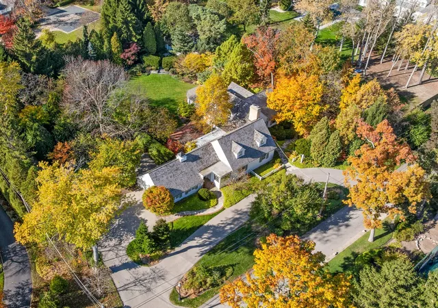 Photo 1 of Single family home for sale at 1070 Meadow Ln, Lake Forest, IL 60045 | MLS# 12764807 | Listing updated on 2026-10-02