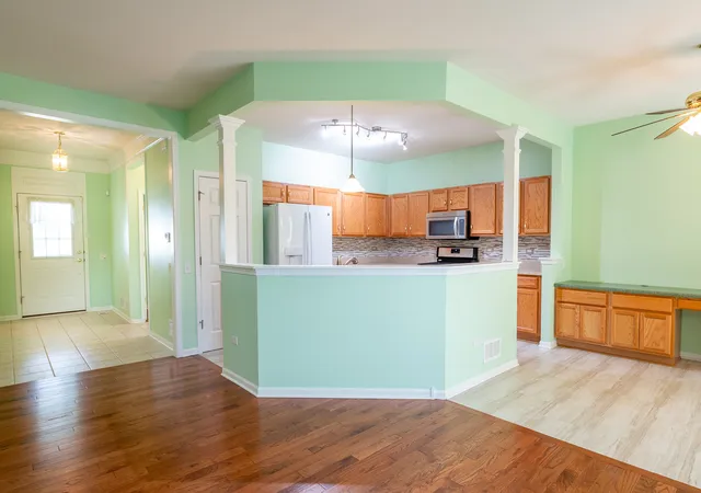 Photo 3 of Single family home for sale at 313 Prideland Dr, Shorewood, IL 60404 | MLS# 12764814 | Listing updated on 2026-09-24