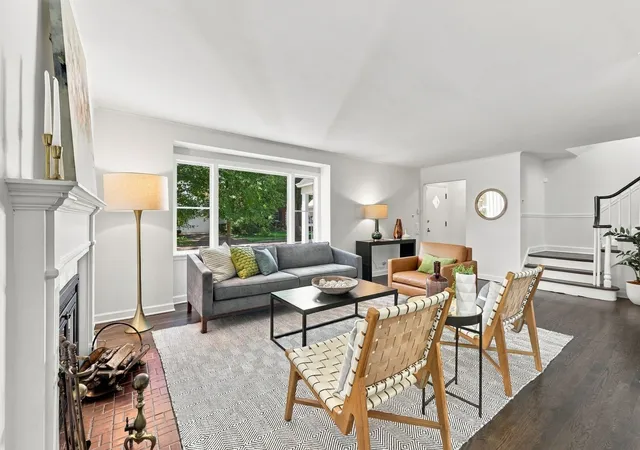 Photo 3 of Single family home for sale at 2111 Lincolnwood Dr, Evanston, IL 60201 | MLS# 12764815 | Listing updated on 2026-10-09