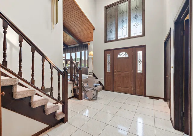 Photo 3 of Single family home for sale at 9736 W Pebble Dr, Palos Park, IL 60464 | MLS# 12764823 | Listing updated on 2026-09-24