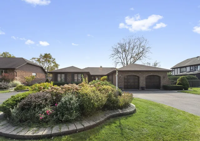Photo 1 of Single family home for sale at 22w507 John Ct, Medinah, IL 60157 | MLS# 12764841 | Listing updated on 2026-10-21