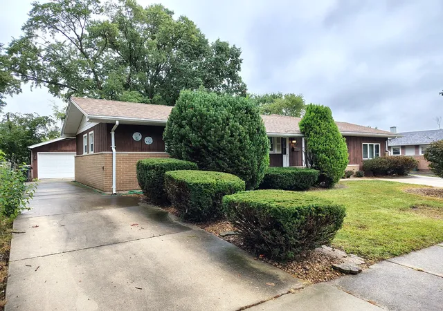 Single family home for sale at 15017 Sunset Ave, Oak Forest, IL 60452 | MLS# 12764862