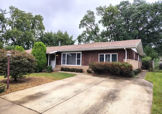Photo 1 of Single family home for sale at 15017 Sunset Ave, Oak Forest, IL 60452 | MLS# 12764862 | Listing updated on 2026-09-27