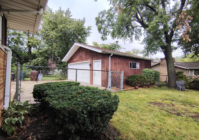 Photo 4 of Single family home for sale at 15017 Sunset Ave, Oak Forest, IL 60452 | MLS# 12764862 | Listing updated on 2026-09-27