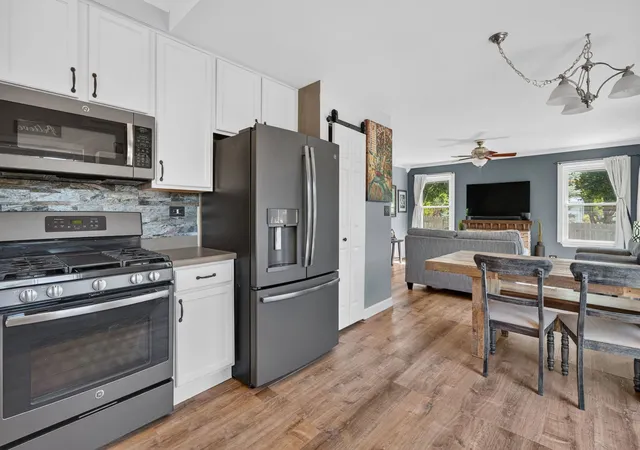 Photo 3 of Single family home for sale at 2067 Stephen St, Aurora, IL 60502 | MLS# 12764863 | Listing updated on 2026-09-22
