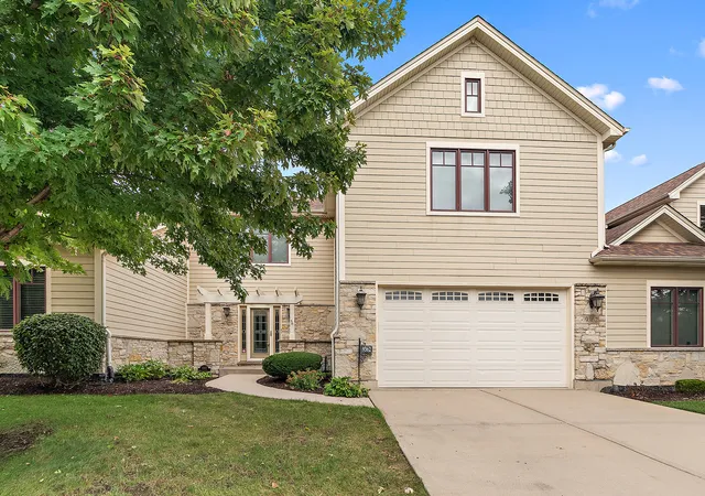 Photo 1 of Townhouse for sale at 9362 Arrowhead Cir, Frankfort, IL 60423 | MLS# 12764866 | Listing updated on 2026-10-03