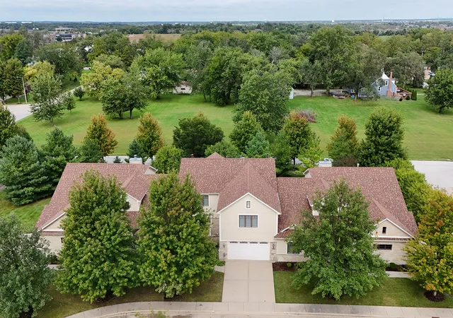 Photo 2 of Townhouse for sale at 9362 Arrowhead Cir, Frankfort, IL 60423 | MLS# 12764866 | Listing updated on 2026-10-22