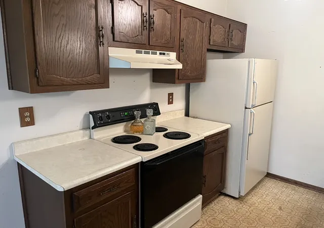 Listing Photo 5 - Condo for sale in building located at 4645 High Pt Dr, Rockford, IL 61114 - Unit #12