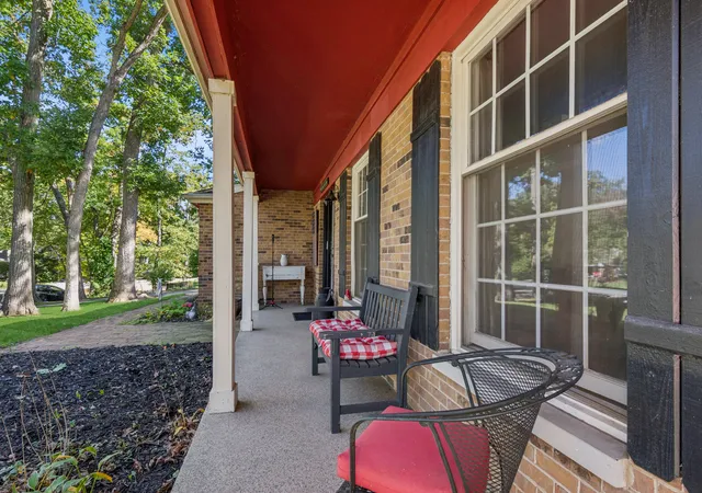 Photo 2 of Single family home for sale at 6809 Hillcrest Dr, Crystal Lake, IL 60012 | MLS# 12764887 | Listing updated on 2026-10-08