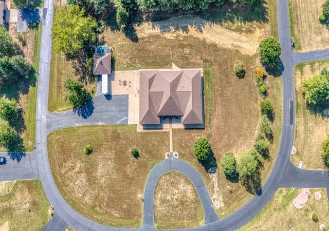 Photo 3 of Single family home for sale at 14323 N Manhattan Ln, Mt Vernon, IL 62864 | MLS# 12764903 | Listing updated on 2026-09-27