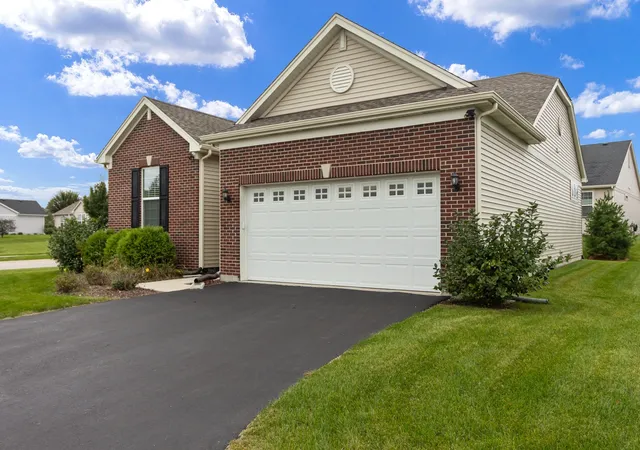Photo 2 of Single family home for sale at 9135 Nash Ct, Huntley, IL 60142 | MLS# 12764909 | Listing updated on 2026-10-03