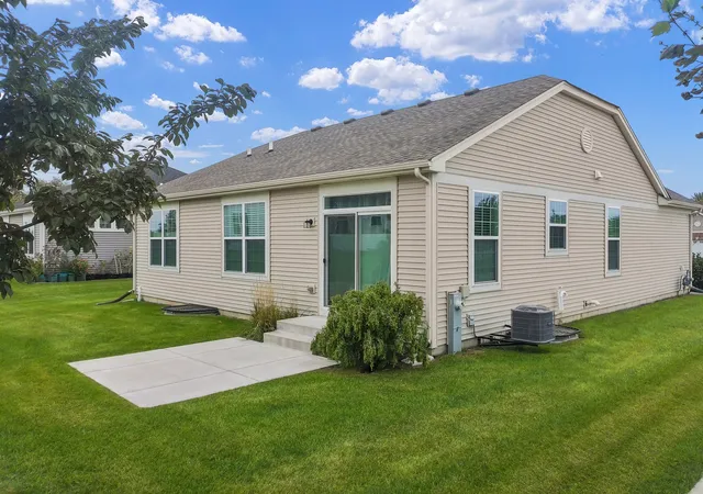 Photo 4 of Single family home for sale at 9135 Nash Ct, Huntley, IL 60142 | MLS# 12764909 | Listing updated on 2026-10-03