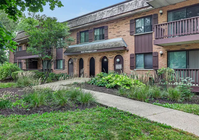 Condo for sale at 8020 Woodglen Ln #202, Downers Grove, IL 60516 | MLS# 12764914