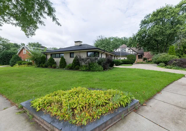 Photo 2 of Single family home for sale at 1501 W Talcott Rd, Park Ridge, IL 60068 | MLS# 12764919 | Listing updated on 2026-09-23