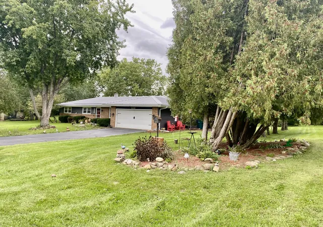 Photo 3 of Single family home for sale at 8556 E Valley View Dr, Stillman Valley, IL 61084 | MLS# 12764920 | Listing updated on 2026-10-06