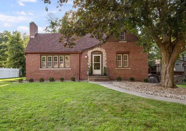 Photo 3 of Single family home for sale at 2601 12th Street, Moline, IL 61265 | MLS# 12764936 | Listing updated on 2026-09-21