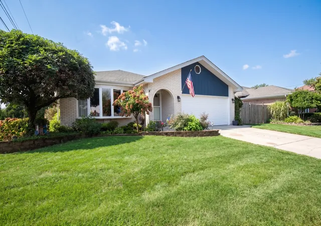 Single family home for sale at 9430 S 69th Avenue, Oak Lawn, IL 60453 | MLS# 12764937