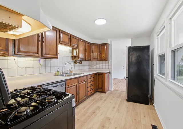 Photo 4 of Single family home for sale at 383 Tee Ln, Carpentersville, IL 60110 | MLS# 12764946 | Listing updated on 2026-09-30