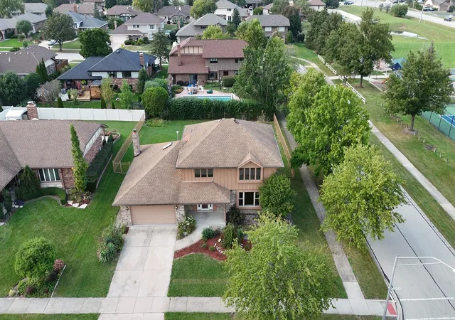 Photo 2 of Single family home for sale at 8216 Eynsford Dr, Orland Park, IL 60462 | MLS# 12764951 | Listing updated on 2026-09-21