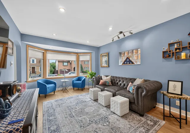 Photo 4 of Single family home for sale at 3406 N Oleander Ave, Chicago, IL 60634 | MLS# 12764955 | Listing updated on 2026-10-07