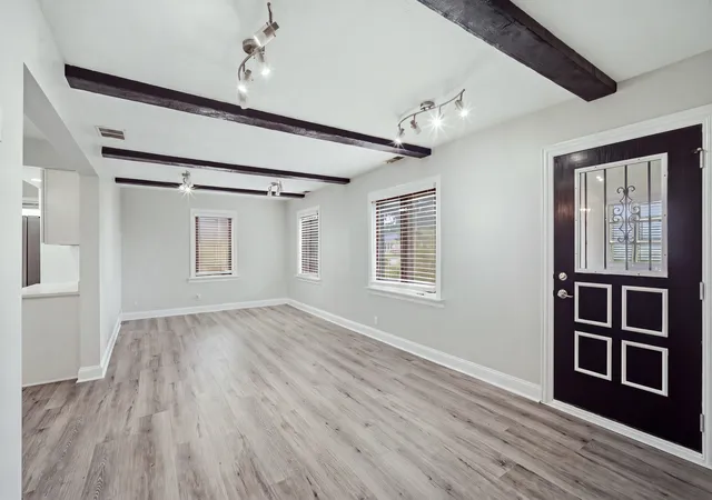 Photo 4 of Single family home for sale at 1700 Pratt Ave, Des Plaines, IL 60018 | MLS# 12764957 | Listing updated on 2026-09-24