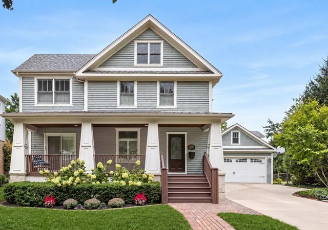 Single family home for sale at 16 S Monroe St, Hinsdale, IL 60521 | MLS# 12764960