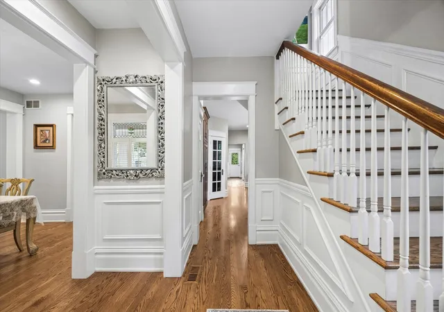Photo 4 of Single family home for sale at 16 S Monroe St, Hinsdale, IL 60521 | MLS# 12764960 | Listing updated on 2026-09-26