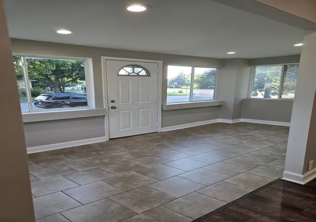 Photo 3 of Single family home for sale at 193 Grace St, Bensenville, IL 60106 | MLS# 12764967 | Listing updated on 2026-09-24