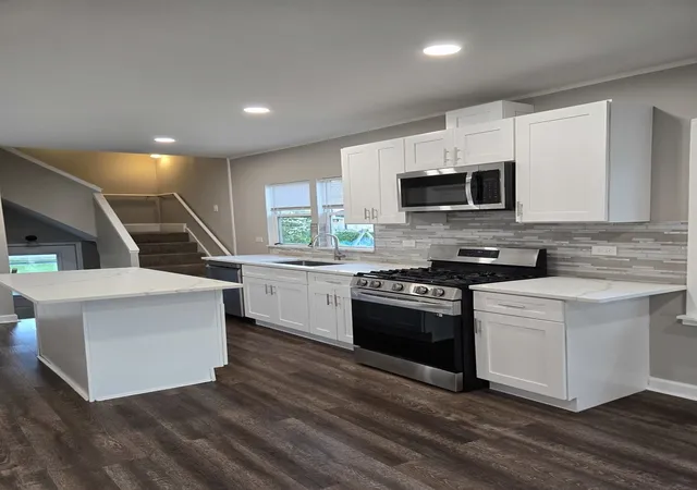 Photo 4 of Single family home for sale at 193 Grace St, Bensenville, IL 60106 | MLS# 12764967 | Listing updated on 2026-09-24