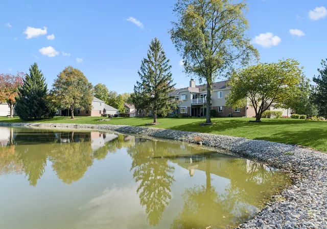 Listing Photo 4 - Condo for sale in building located at 0N128 Ennerdale Ln, Winfield, IL 60190 - Unit #1406