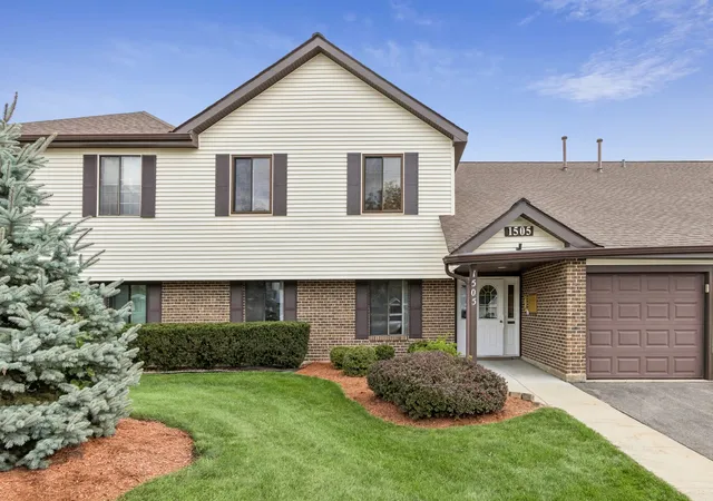 Townhouse for sale at 1505 Harbour Ct #1A, Schaumburg, IL 60193 | MLS# 12764981