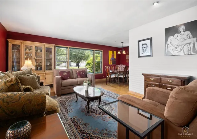 Photo 4 of Single family home for sale at 532 N Redfield Ct, Park Ridge, IL 60068 | MLS# 12764986 | Listing updated on 2026-09-30