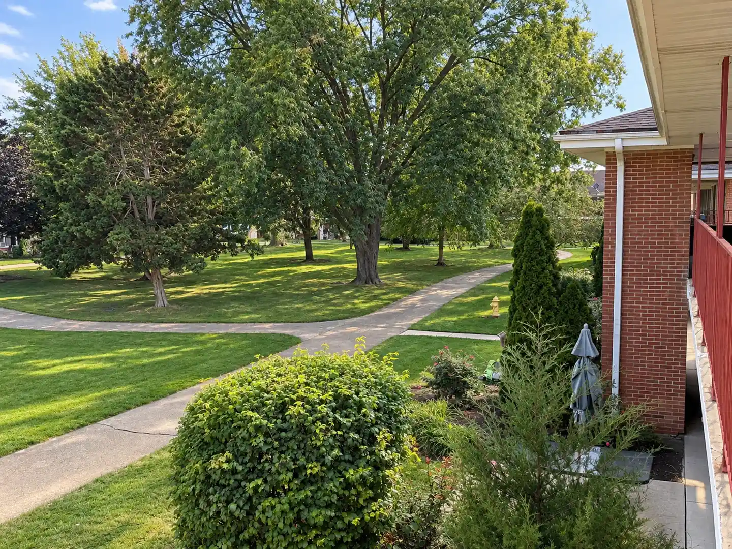 Listing Photo 2 - Condo for sale in 1105 Holiday Ln located at 1105 Holiday Ln, Des Plaines, IL 60016 - Unit #14
