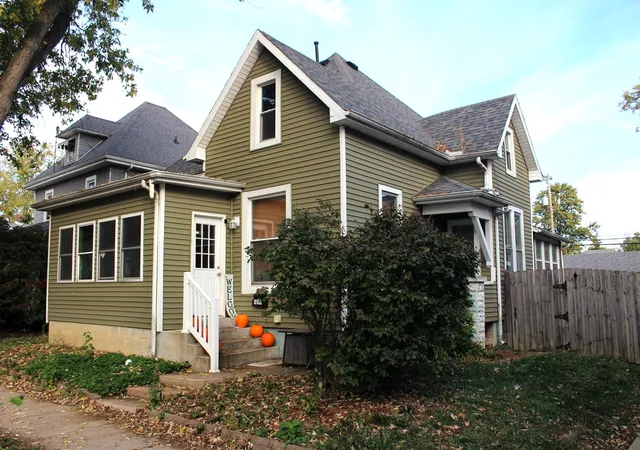Single family home for sale at 419 W Jefferson St, Clinton, IL 61727 | MLS# 12764993