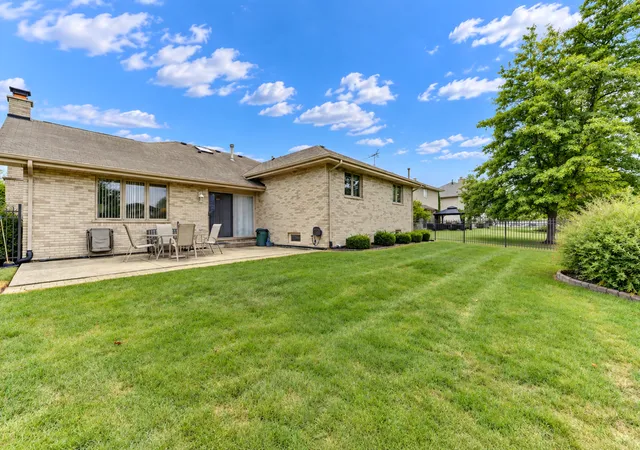 Photo 3 of Single family home for sale at 8600 Henke Dr, Tinley Park, IL 60487 | MLS# 12764997 | Listing updated on 2026-09-21