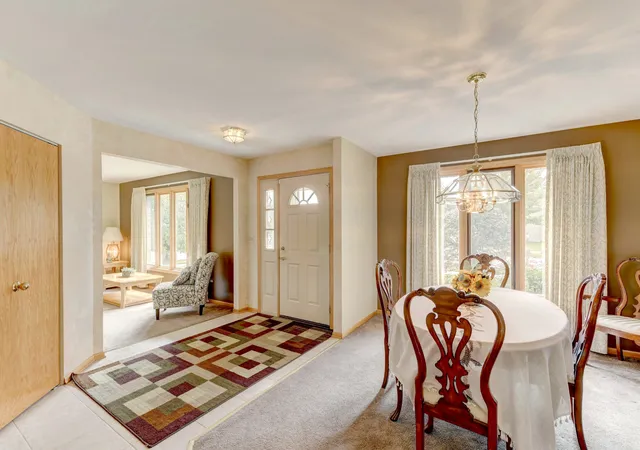 Photo 3 of Single family home for sale at 8600 Henke Dr, Tinley Park, IL 60487 | MLS# 12764997 | Listing updated on 2026-09-21